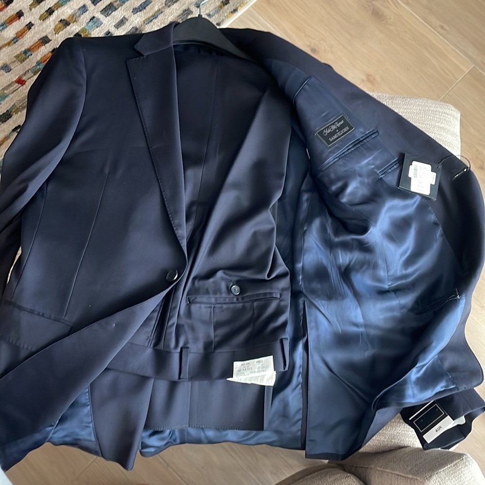 Samuelsohn for Saks Suit, navy NWT recent